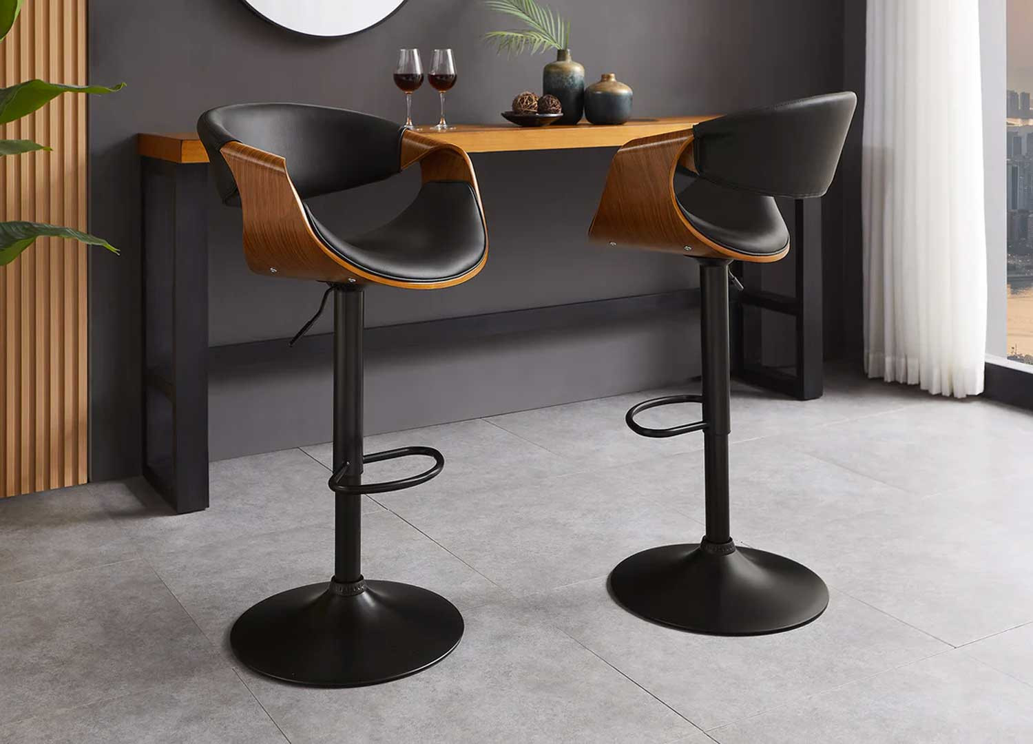 Chaise de bar pivotante rétro moderne noir et noyer Oliver