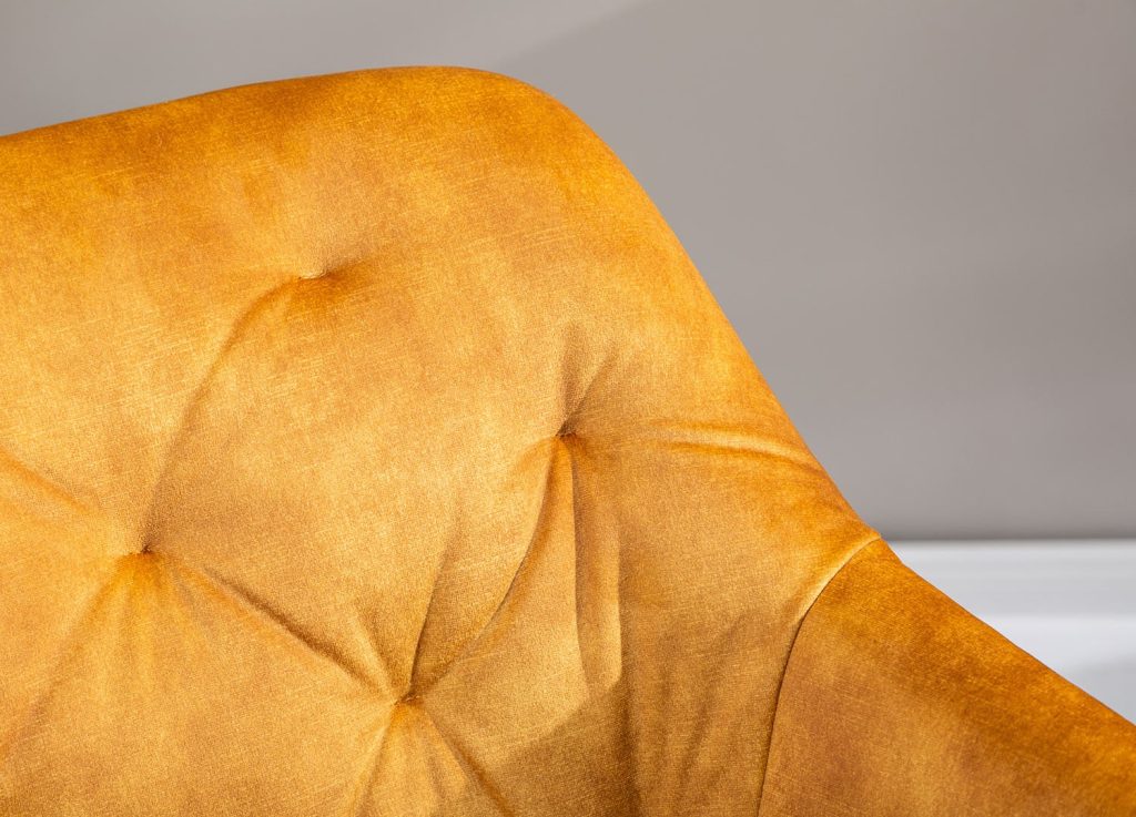 Chaise de bureau design velours jaune moutarde
