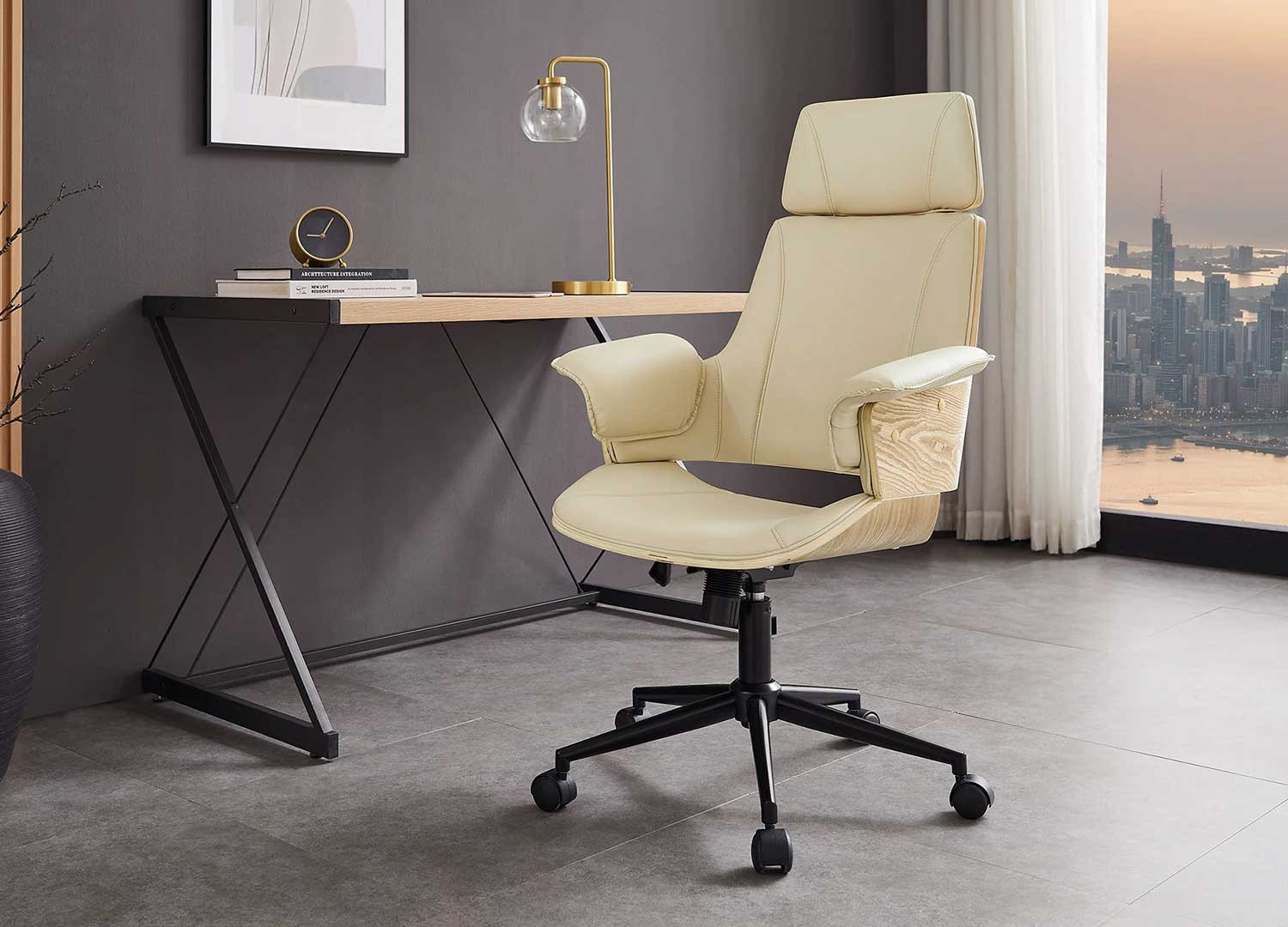 Chaise de bureau pivotante beige et chêne clair Oliver
