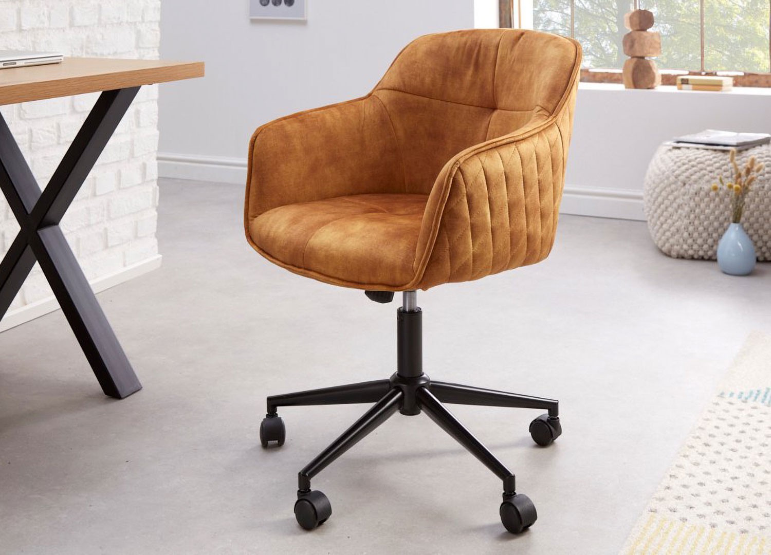 Chaise de bureau réglable en hauteur en velours jaune moutarde