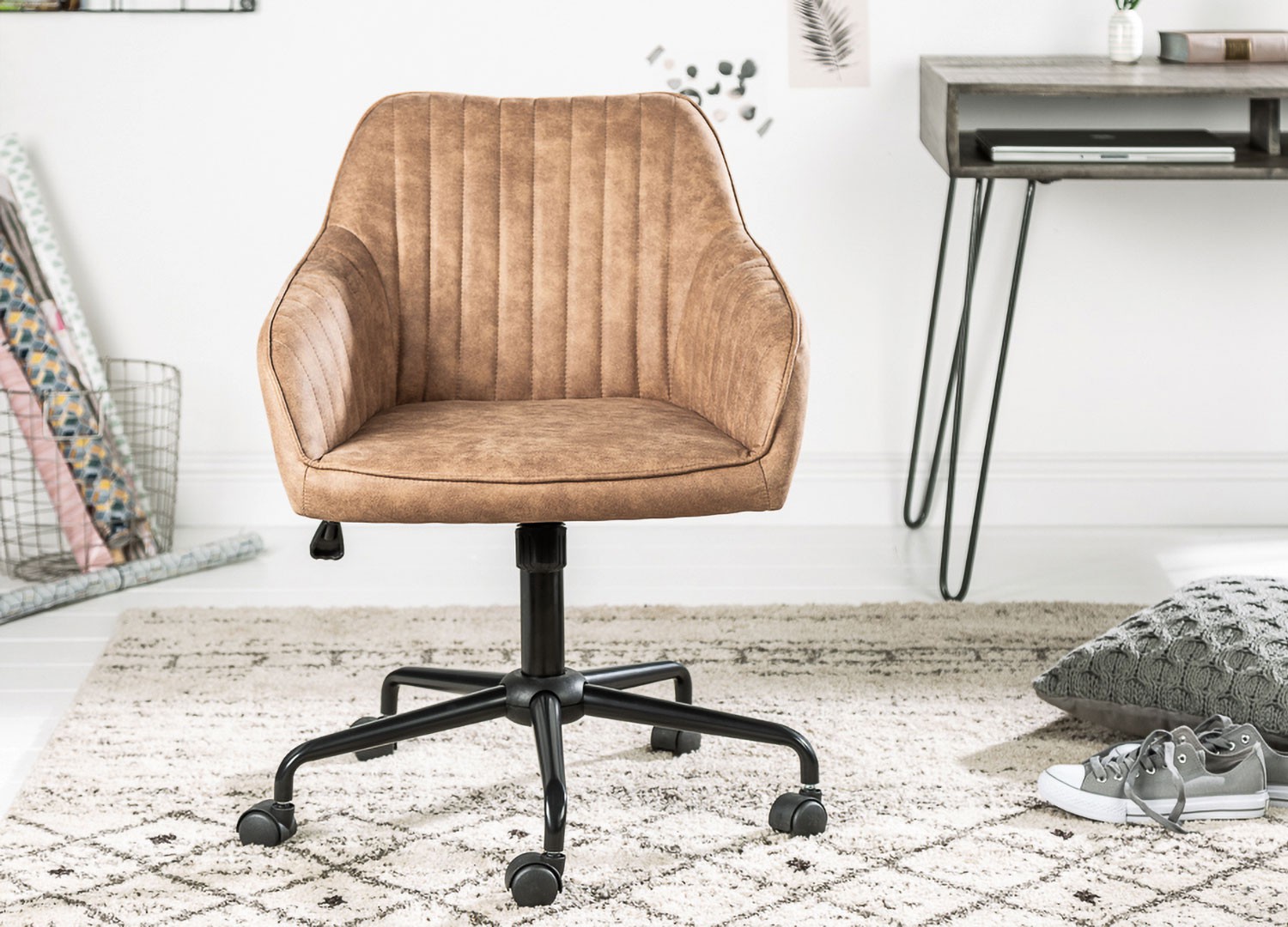 Chaise de bureau taupe pivotante avec accoudoirs