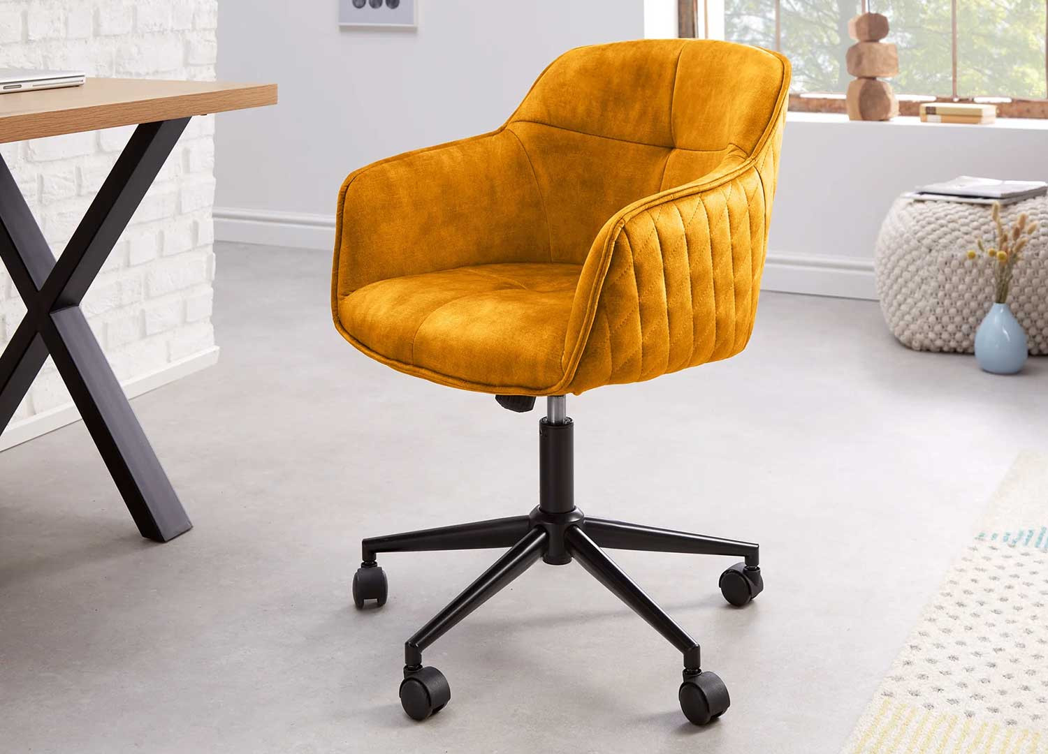 Chaise de bureau velours jaune Makoto