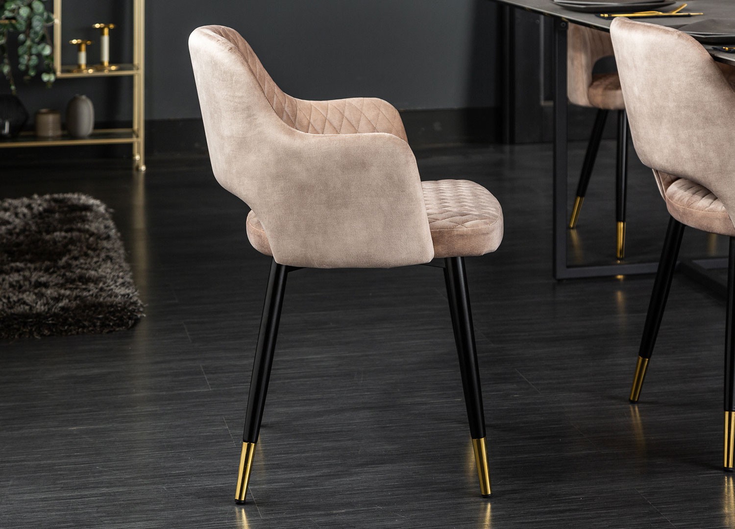 Chaise en velours grège de salle à manger design