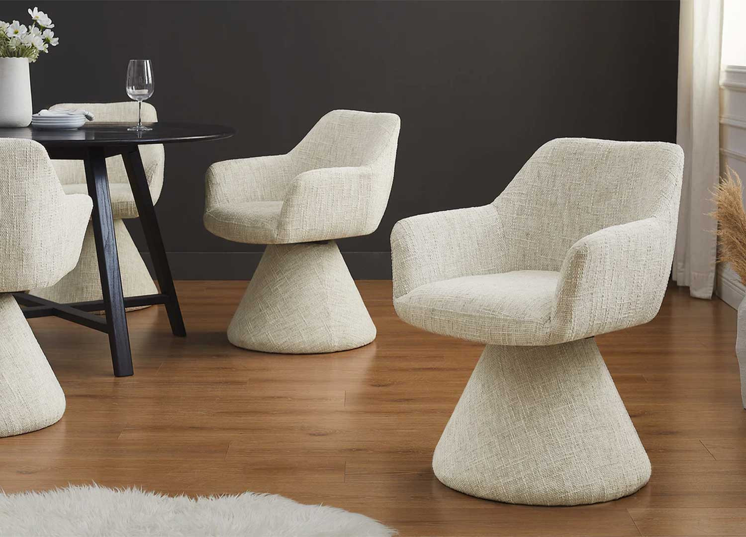 Chaise pivotante à 180° en tissu beige chenille Jenna