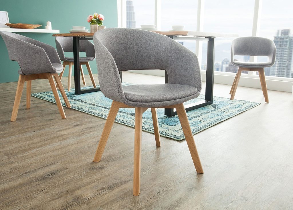 Chaise tissu gris avec accoudoirs
