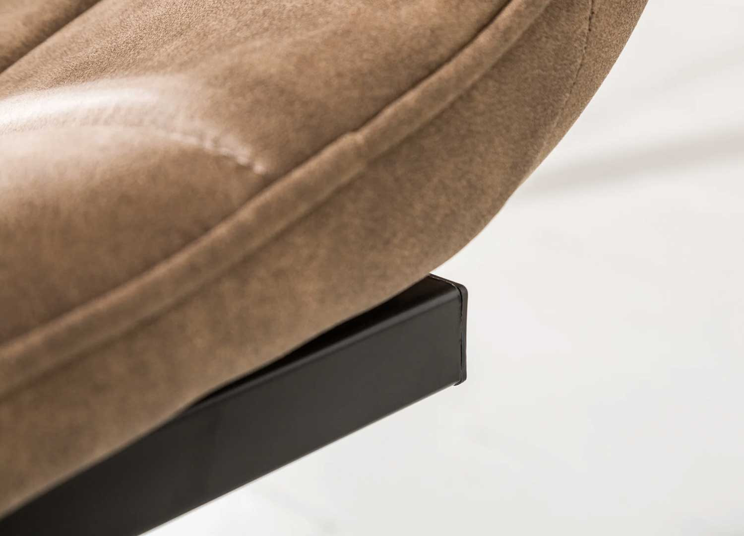 Chaises cantilever microfibre taupe Lily