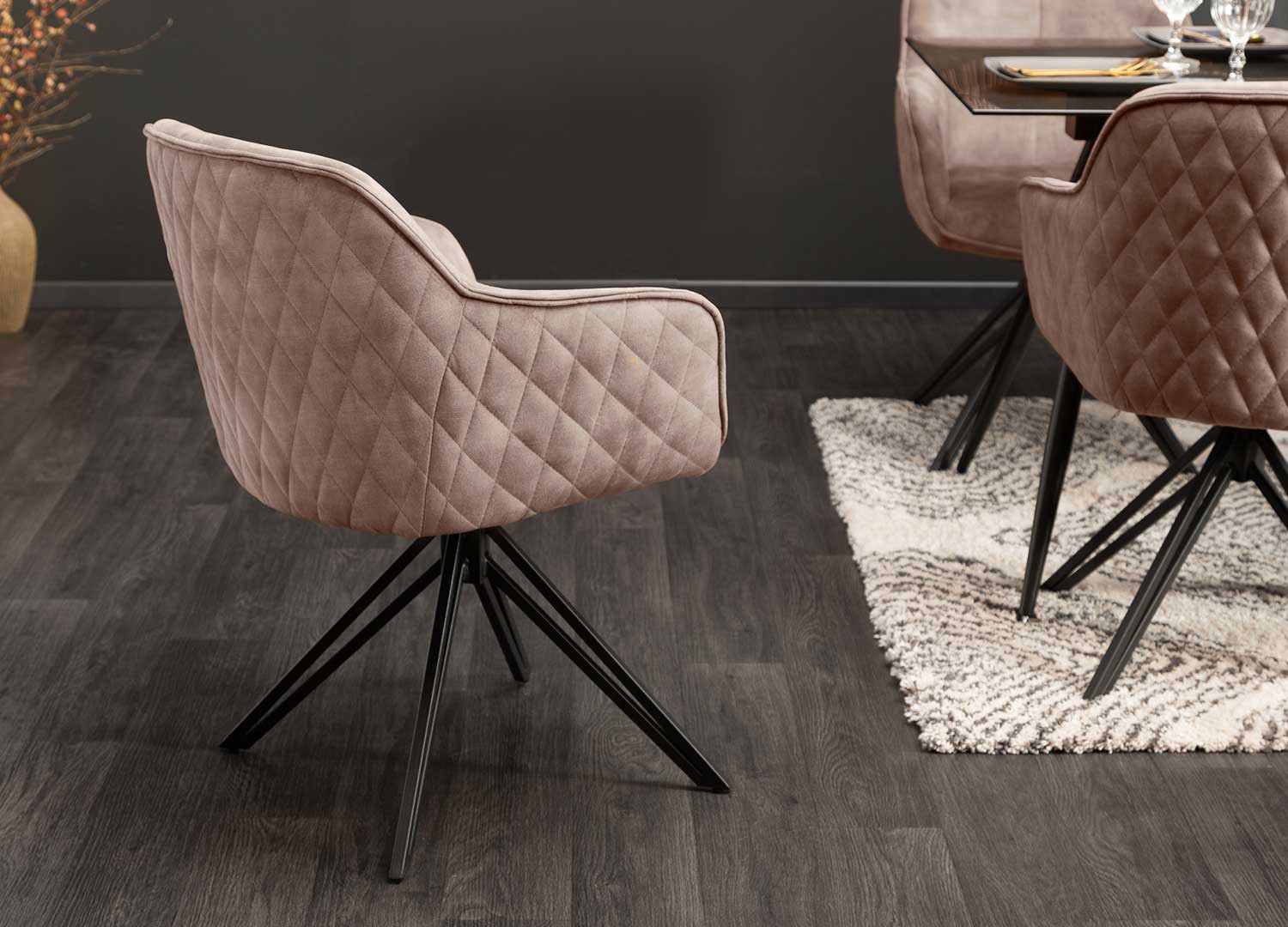 Chaises pivotantes avec accoudoirs velours grège et pieds métal
