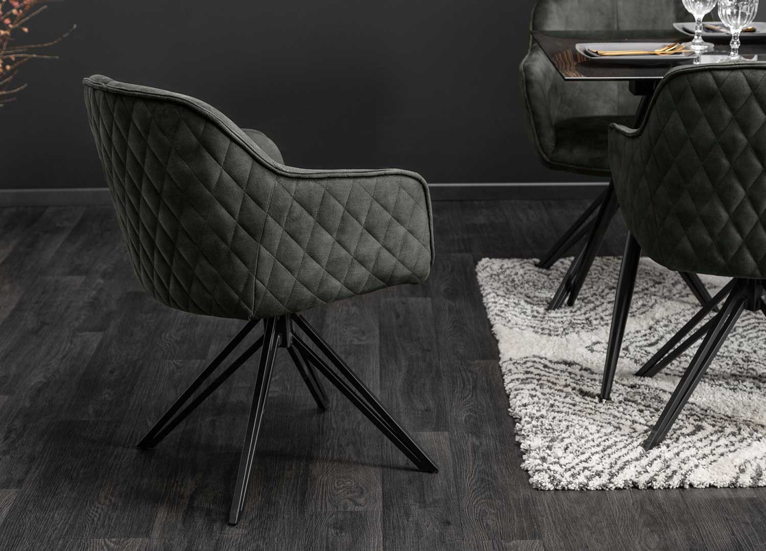Chaises pivotantes avec accoudoirs velours vert foncé et pieds métal