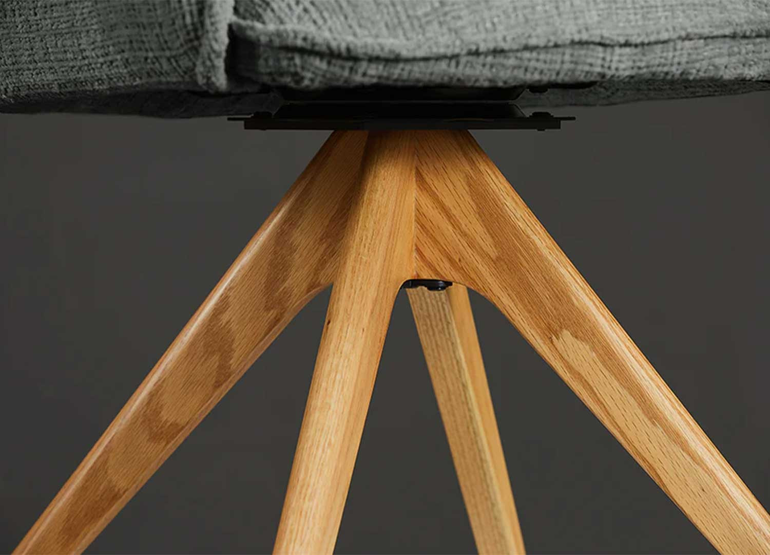 Chaises pivotantes grises et bois massif Darek