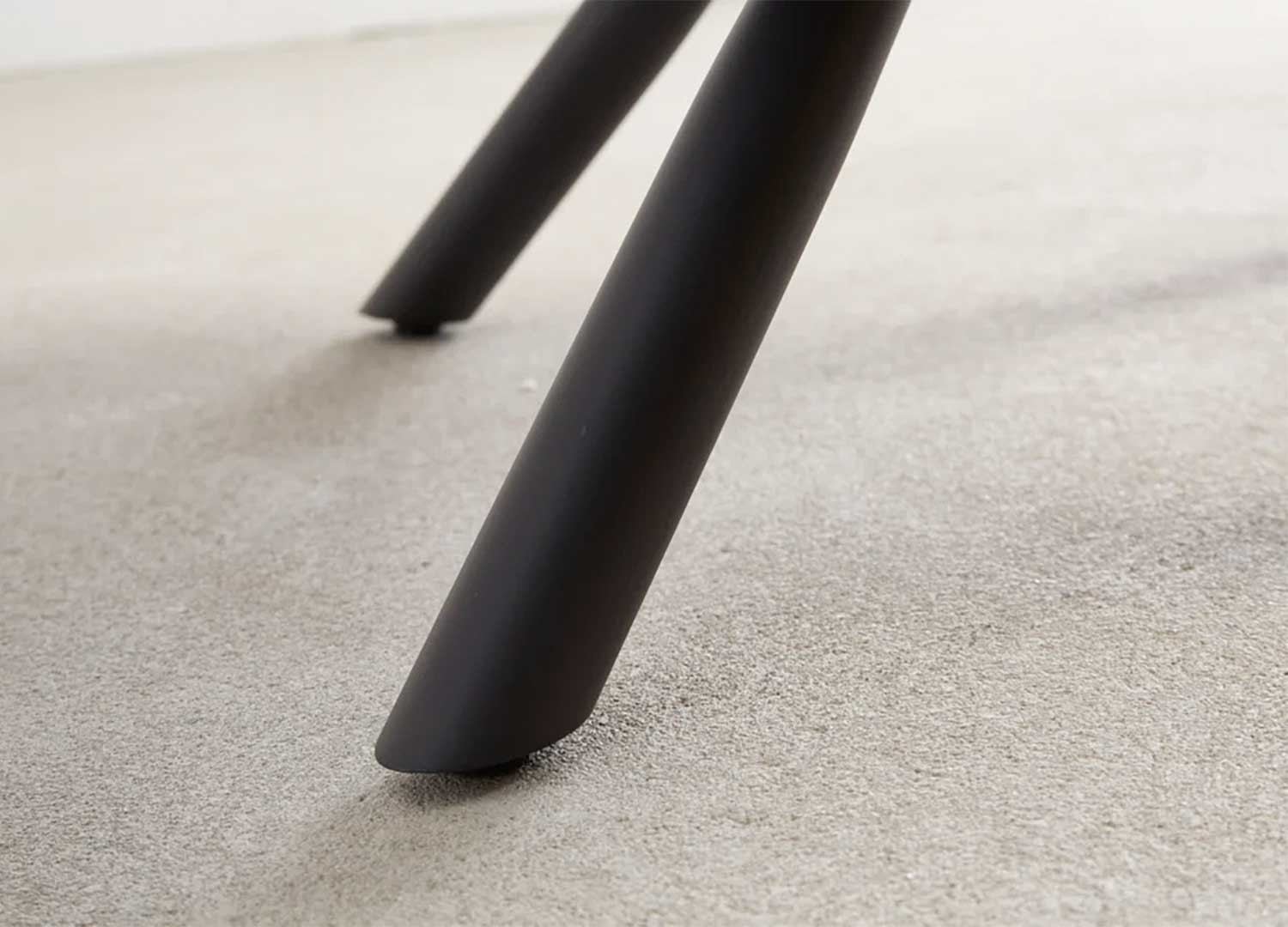 Chaises rotatives grise avec accoudoirs