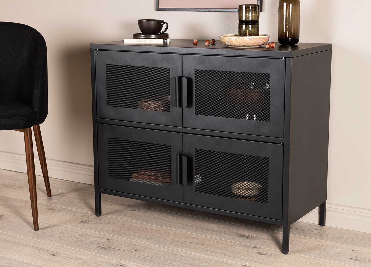 Commode en acier noir 4 portes