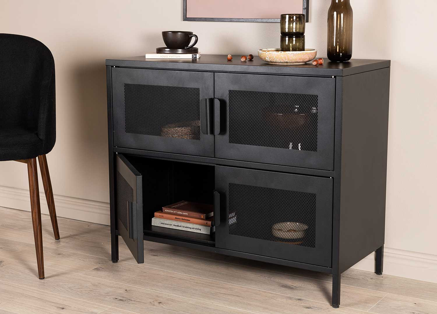 Commode en acier noir 4 portes