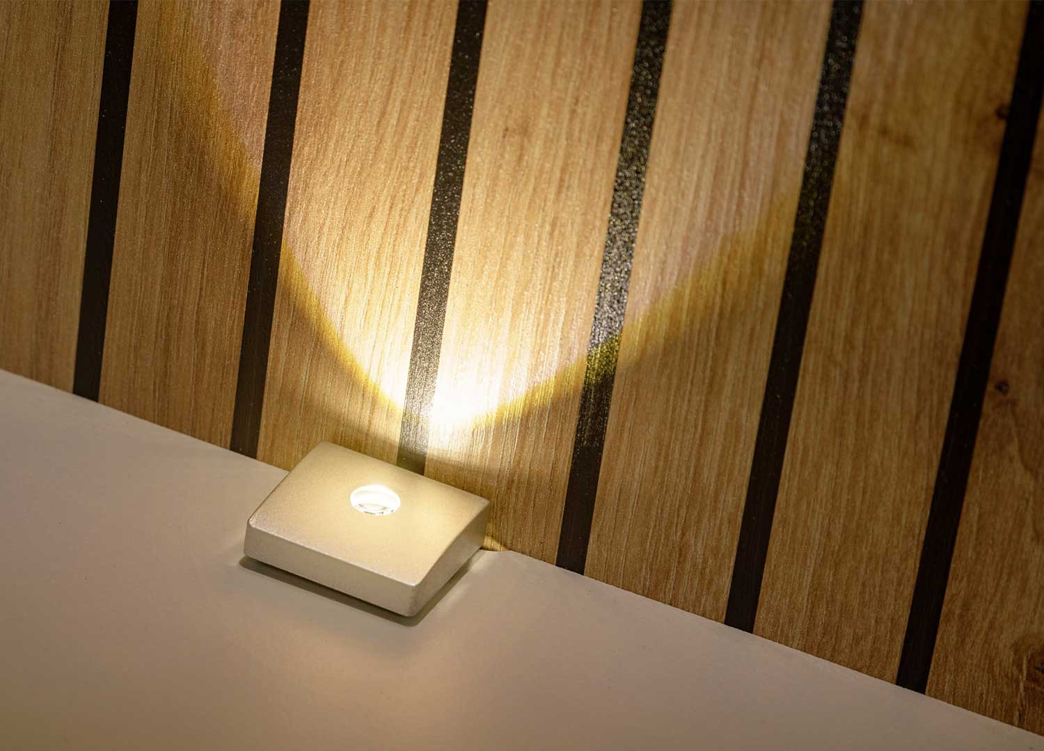 Ensemble TV suspendu cachemire et chêne Gusto