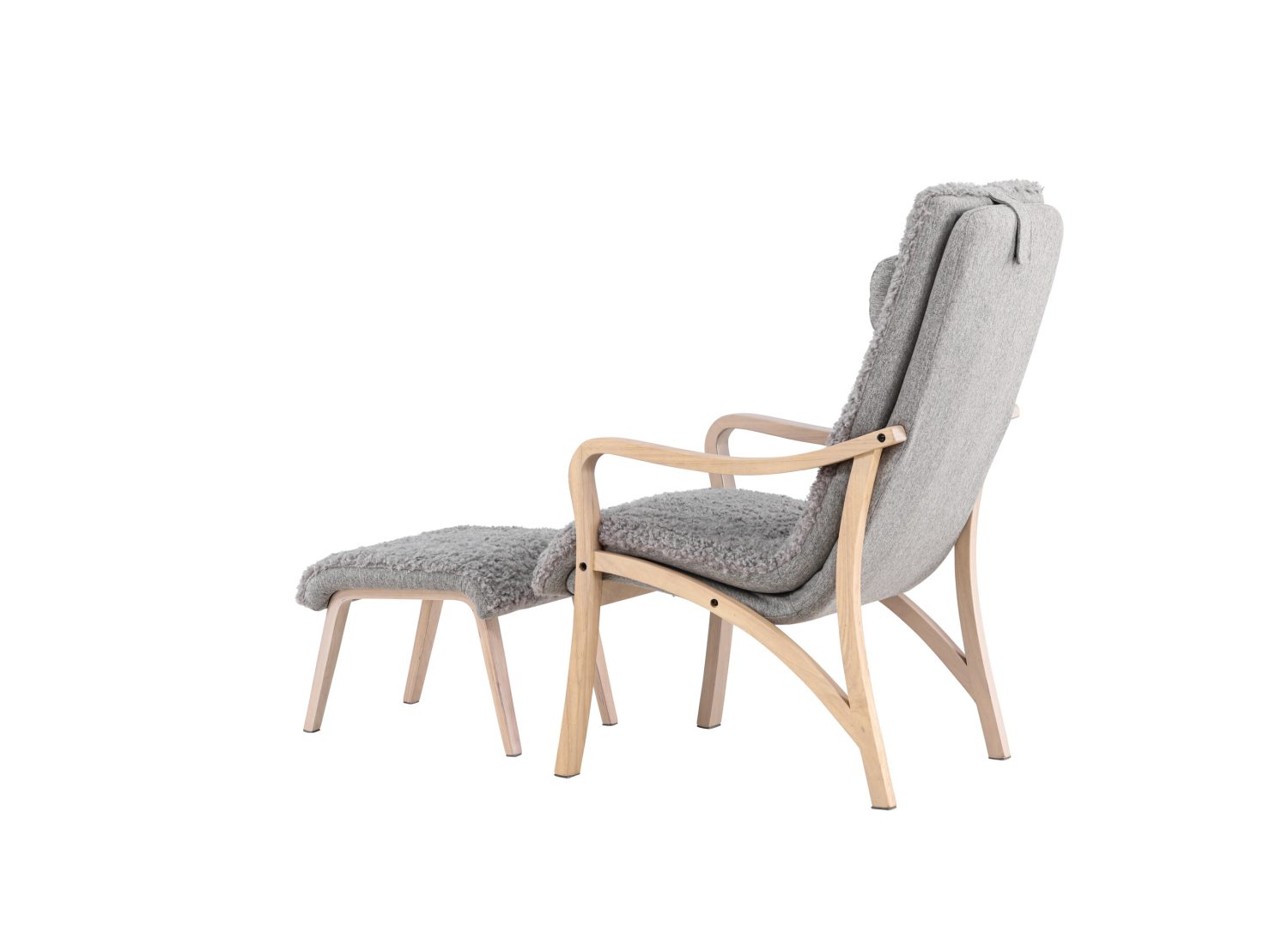 Fauteuil Fårö en tissu gris clair vu sous un autre angle