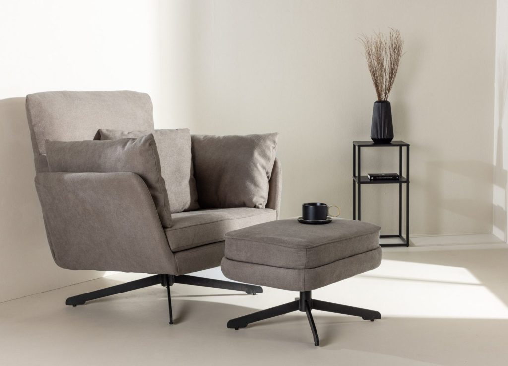 Fauteuil Madrid en tissu bouclé gris mis en scène dans un salon