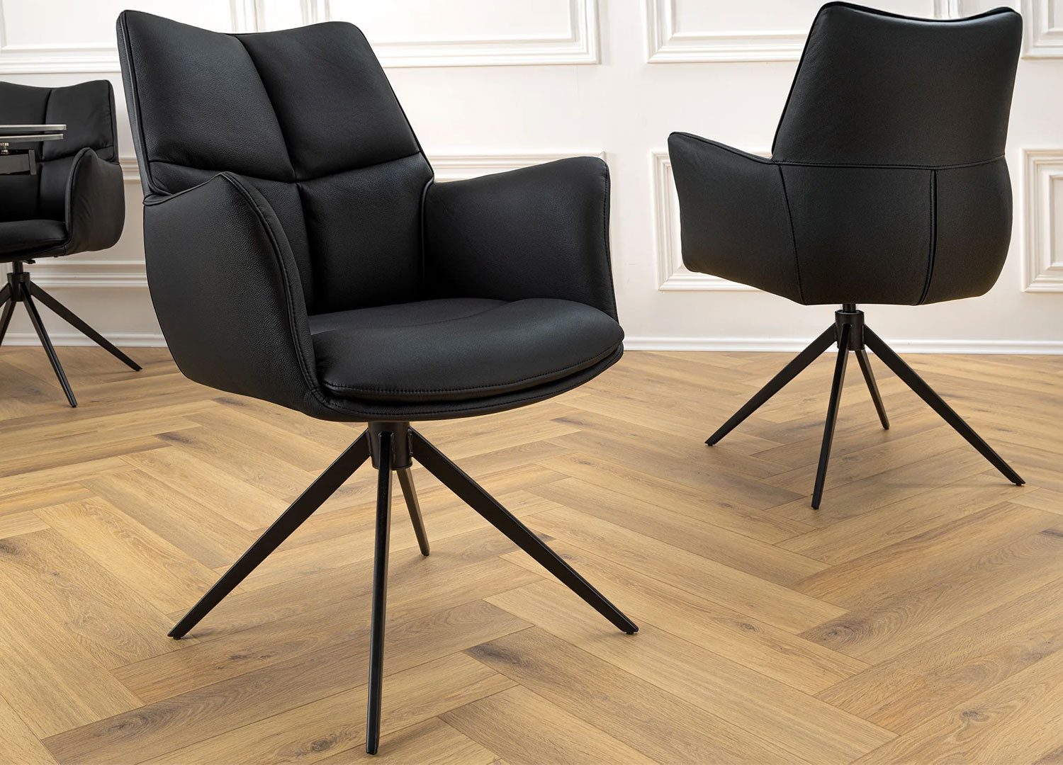 Fauteuil pivotant en cuir noir Vesper