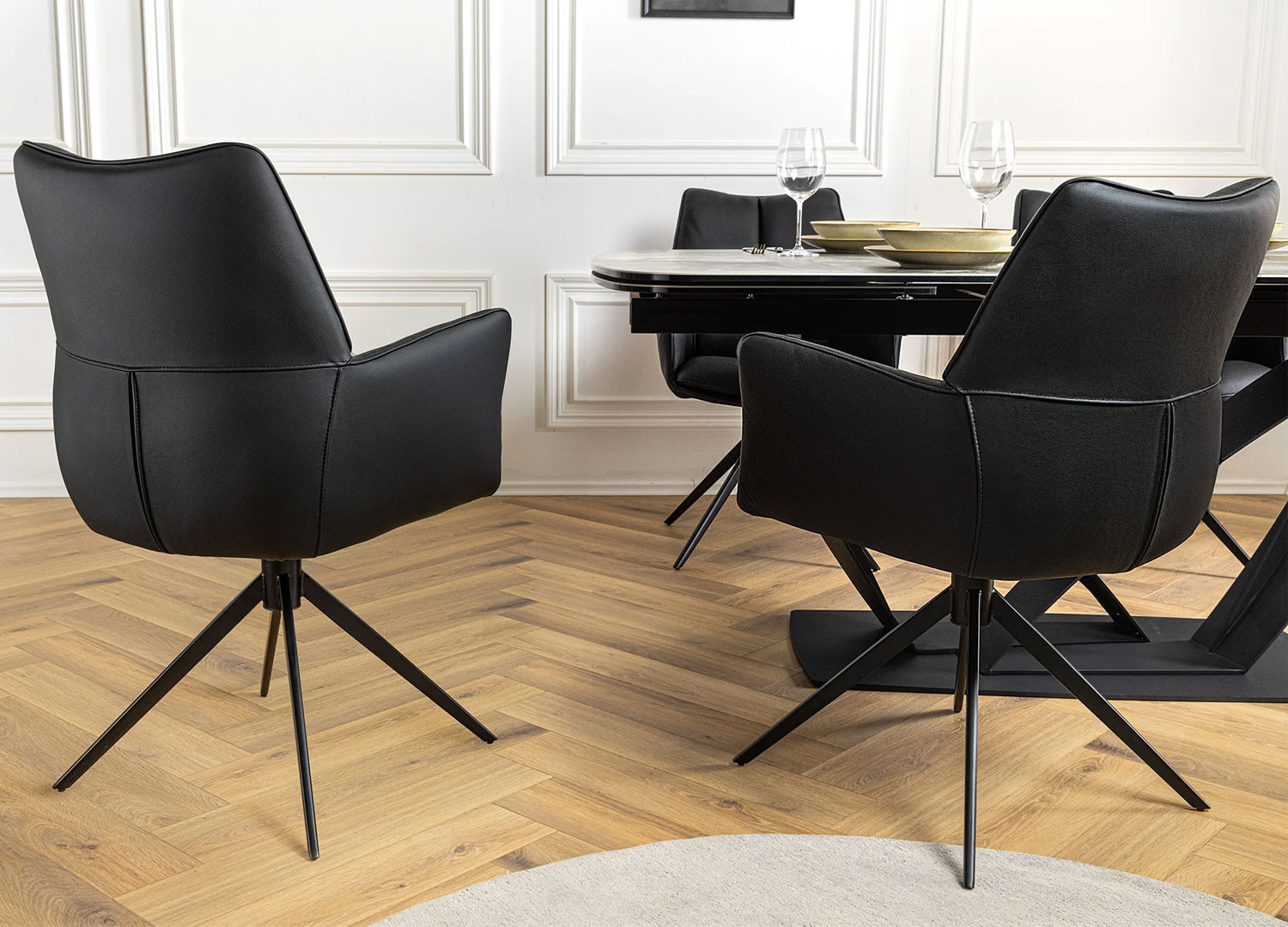 Fauteuil pivotant en cuir noir Vesper