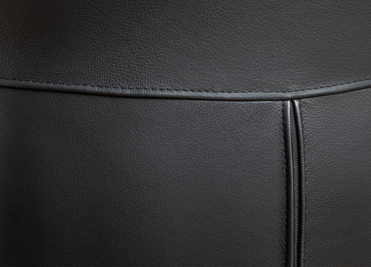 Fauteuil pivotant en cuir noir Vesper