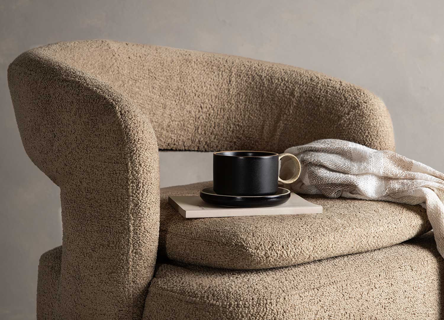 Fauteuil pivotant tissu brun clair
