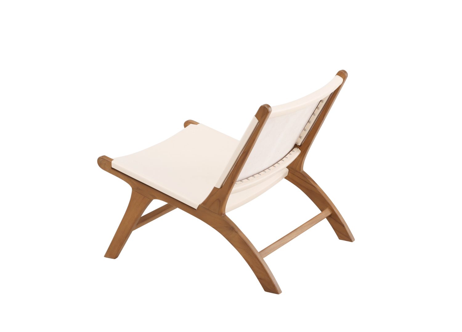 Fauteuil Rike en similicuir beige vu sous un autre angle
