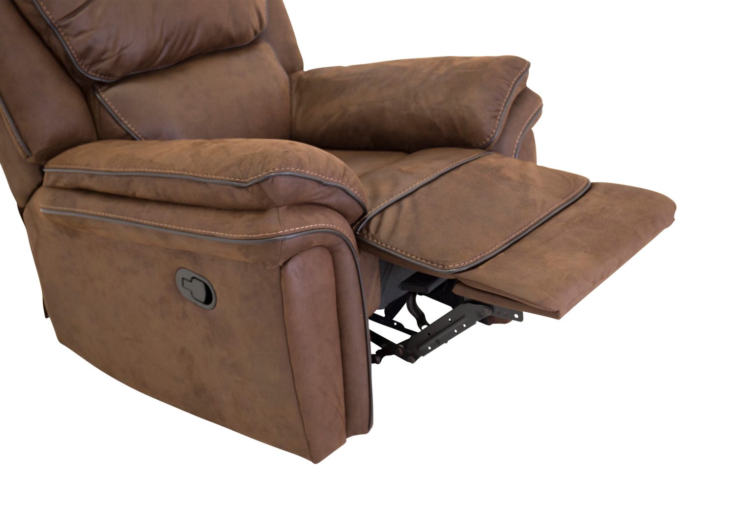 Fauteuil Saranda en microfibre marron vu sous un autre angle
