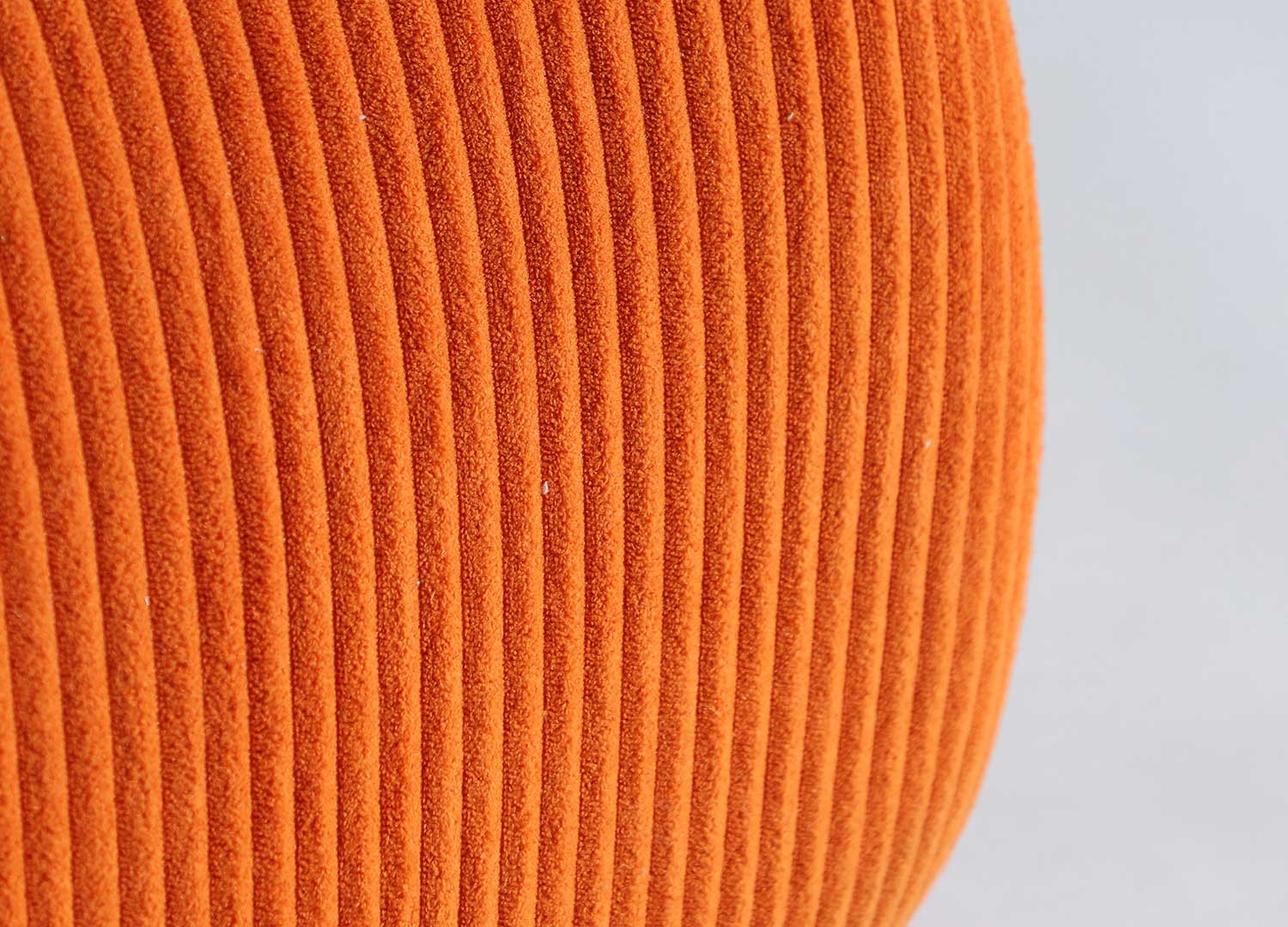 Fauteuil tissu côtelé orange Greta