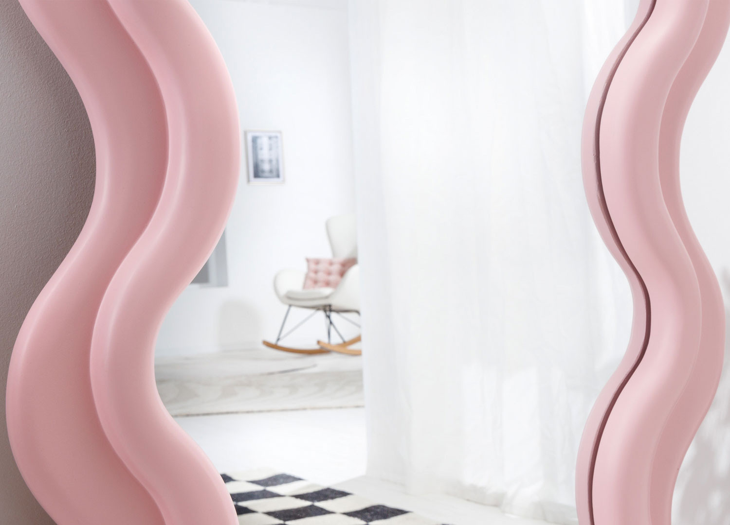 Grand miroir vague rose 160 cm