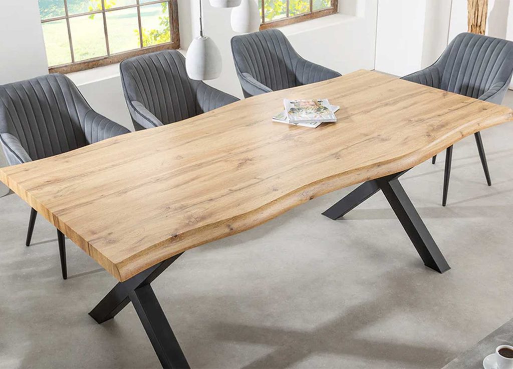 Grande table 200 cm bois aspect chêne sauvage et pieds X Joka