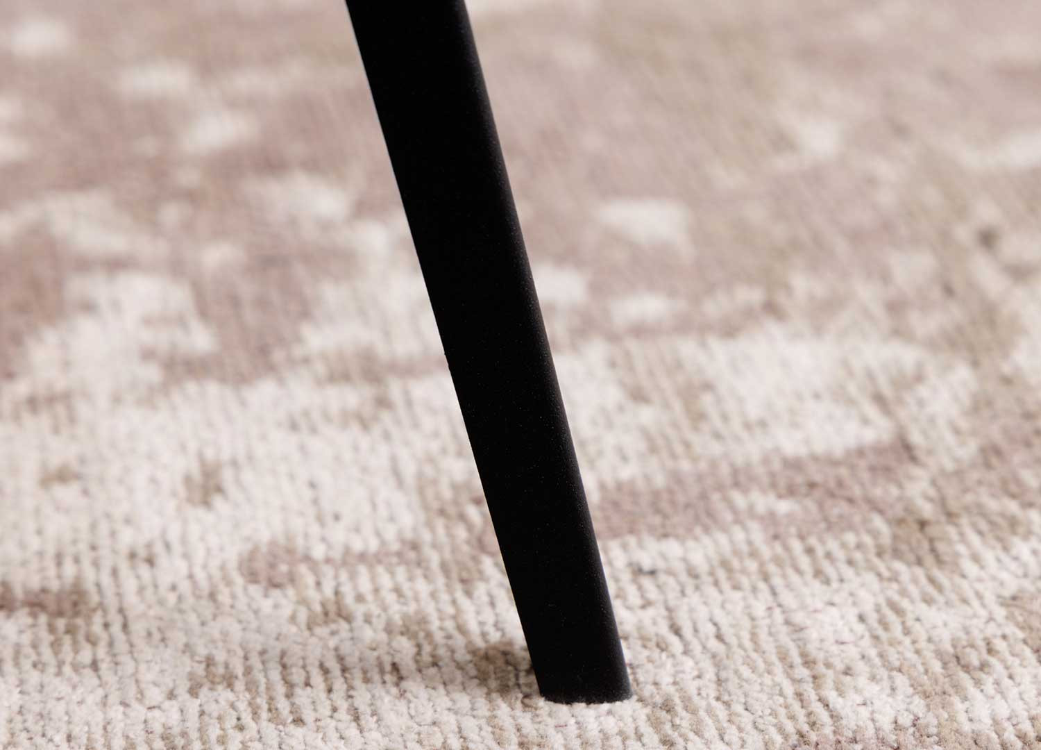 Lampadaire en maille tressée sur pied en métal
