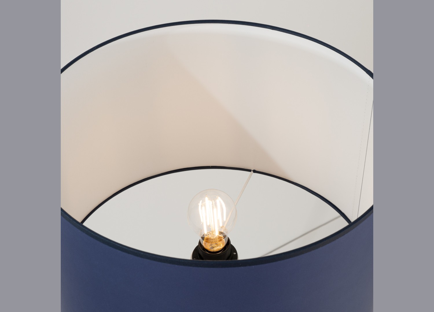 Lampadaire NATT bleu marine et bois naturel E27 – vue complémentaire 5