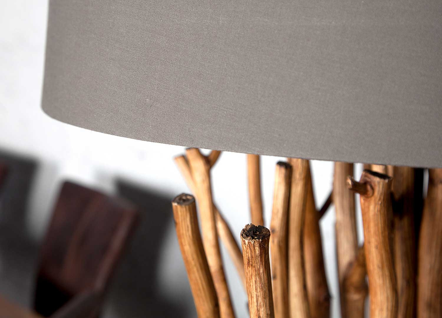 Lampadaire sur pied 175 cm en bois flotté