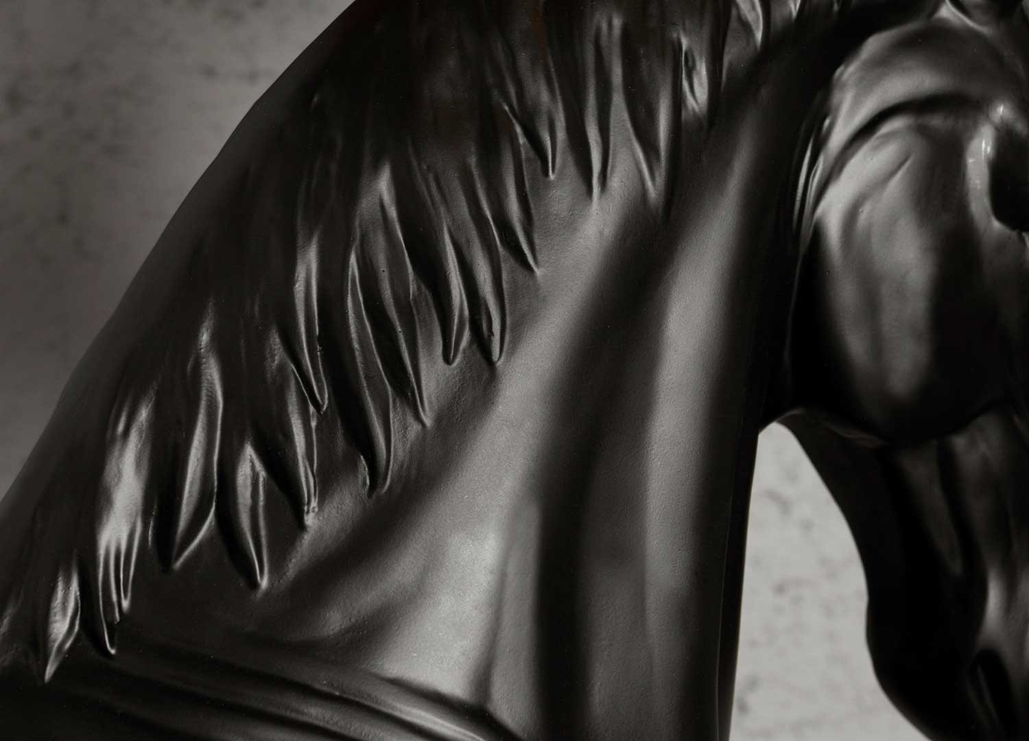 Lampadaire sur pied cheval noir et doré