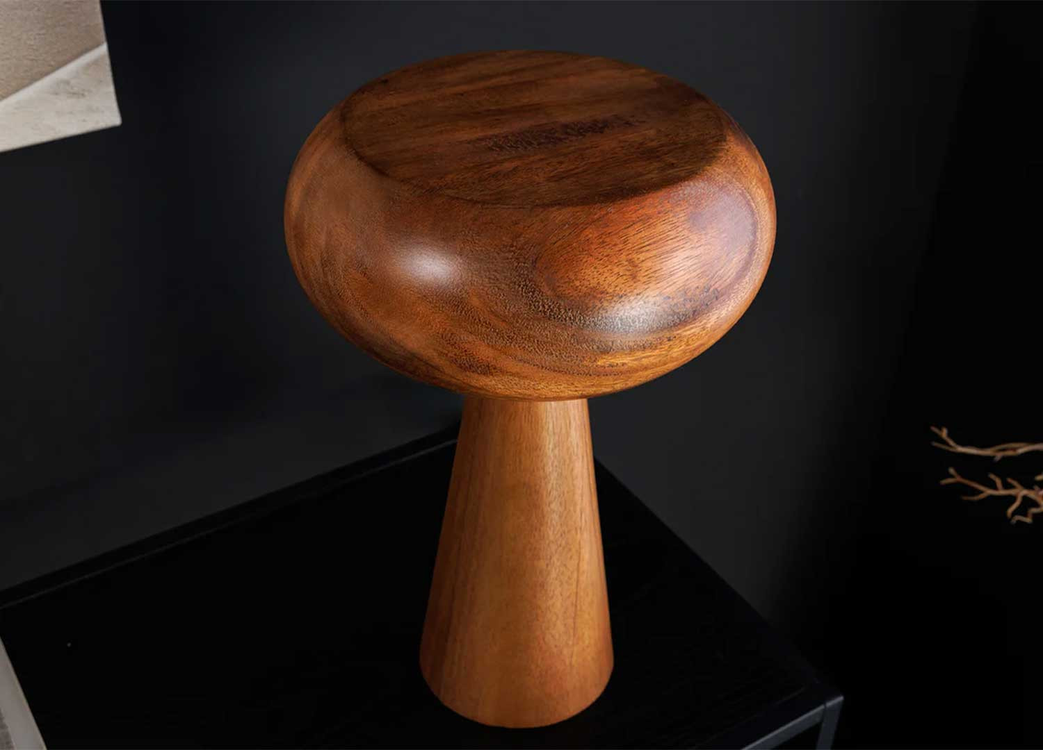 Lampe de table en acacia massif Soluna