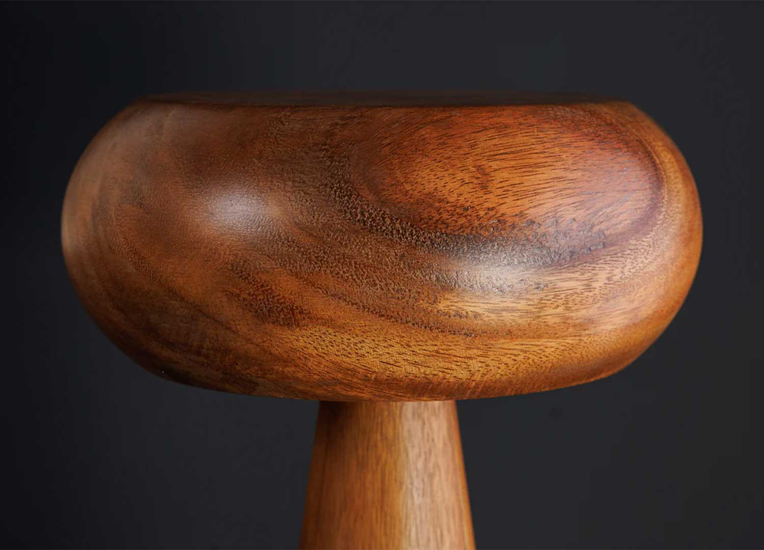 Lampe de table en acacia massif Soluna