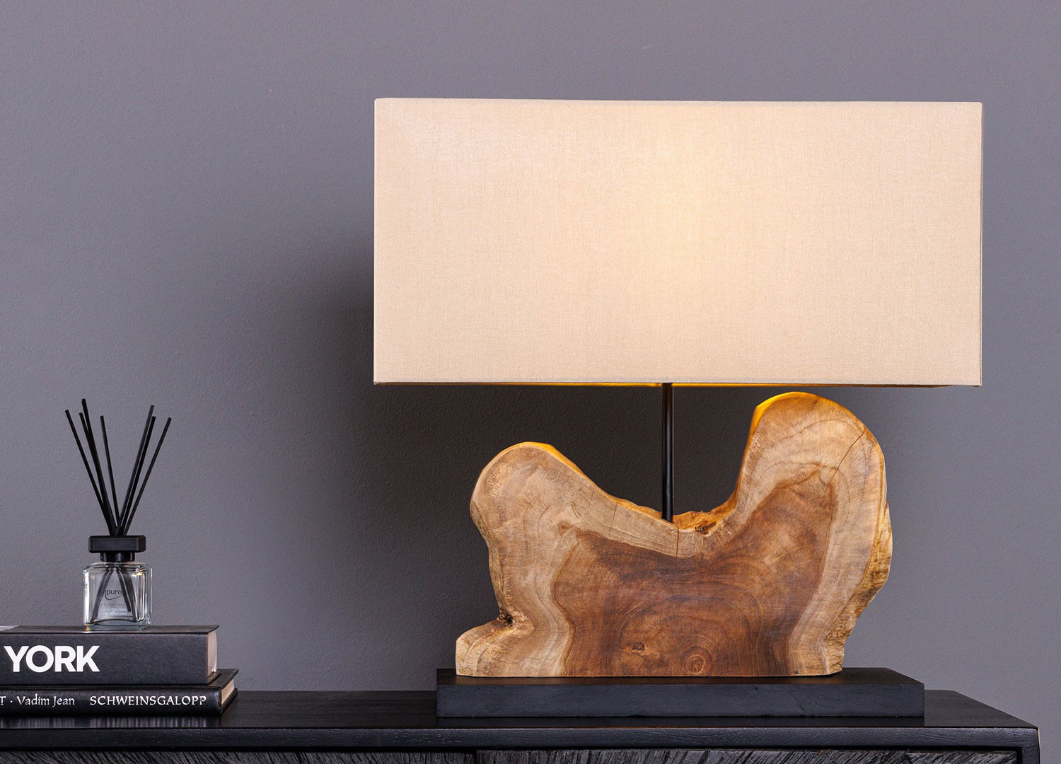 Lampe de table en bois de teck avec abat-jour beige Adrian