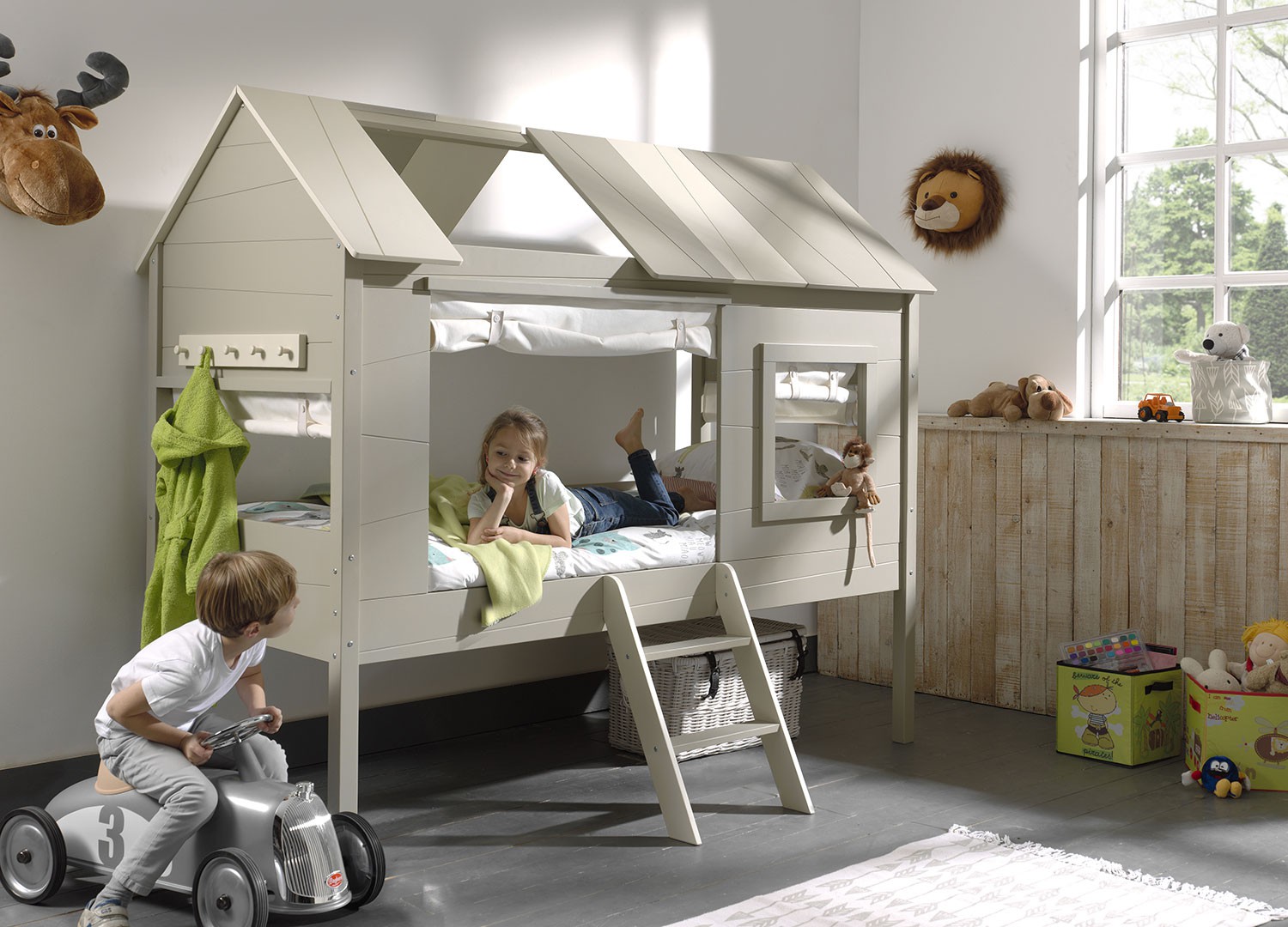 Lit cabane gris et beige laqué 90x200 cm