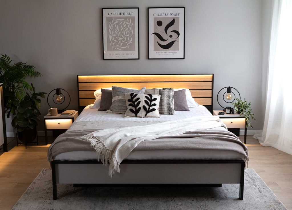 Lit coffre 180x200 gris et noir avec tête de lit chêne éclairée
