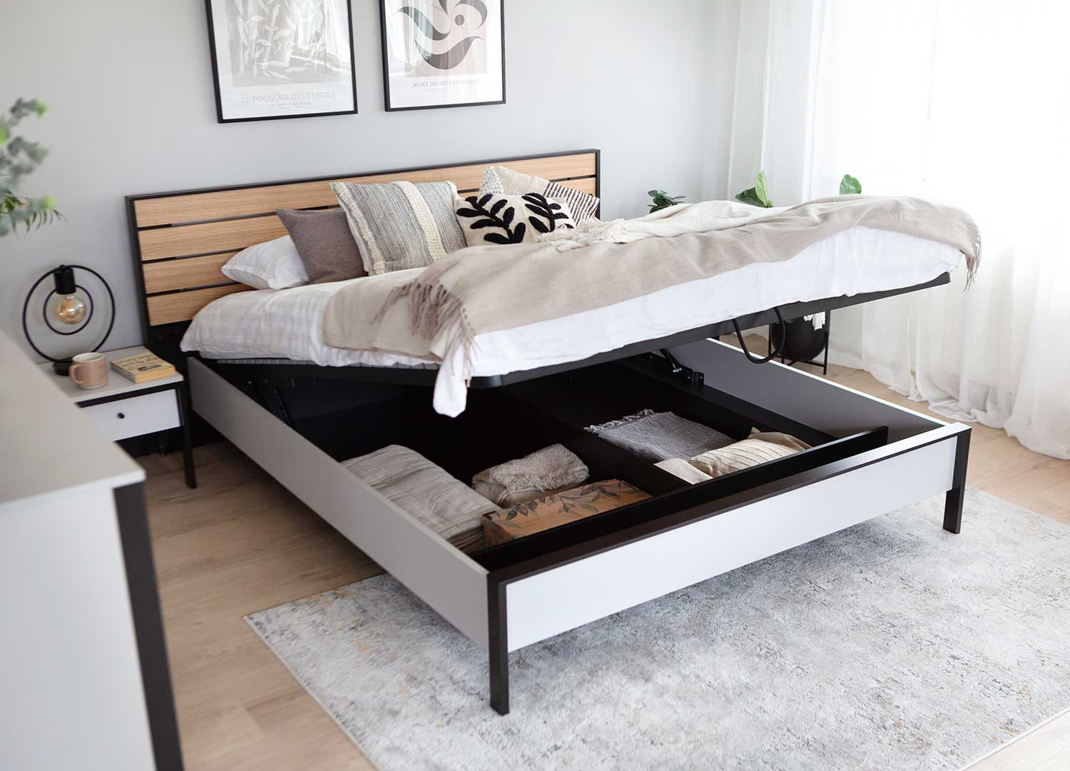 Lit coffre 180x200 gris et noir avec tête de lit chêne éclairée