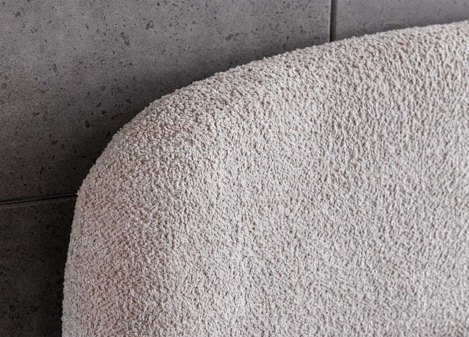 Lit coffre tissu bouclé grège avec rangement Natalia