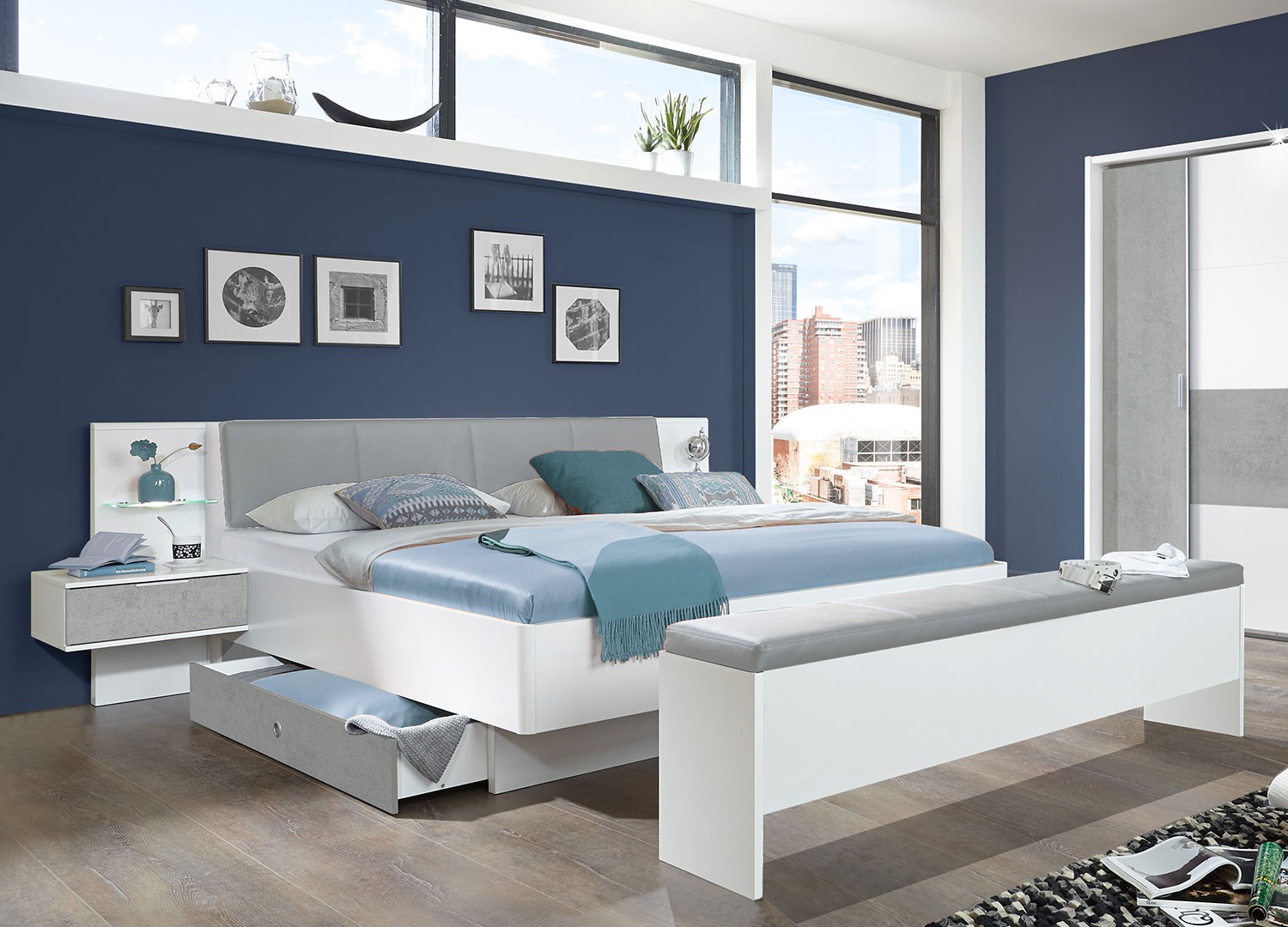 Lit de chambre adulte 160x200 cm avec chevets suspendus gris béton clair et blanc