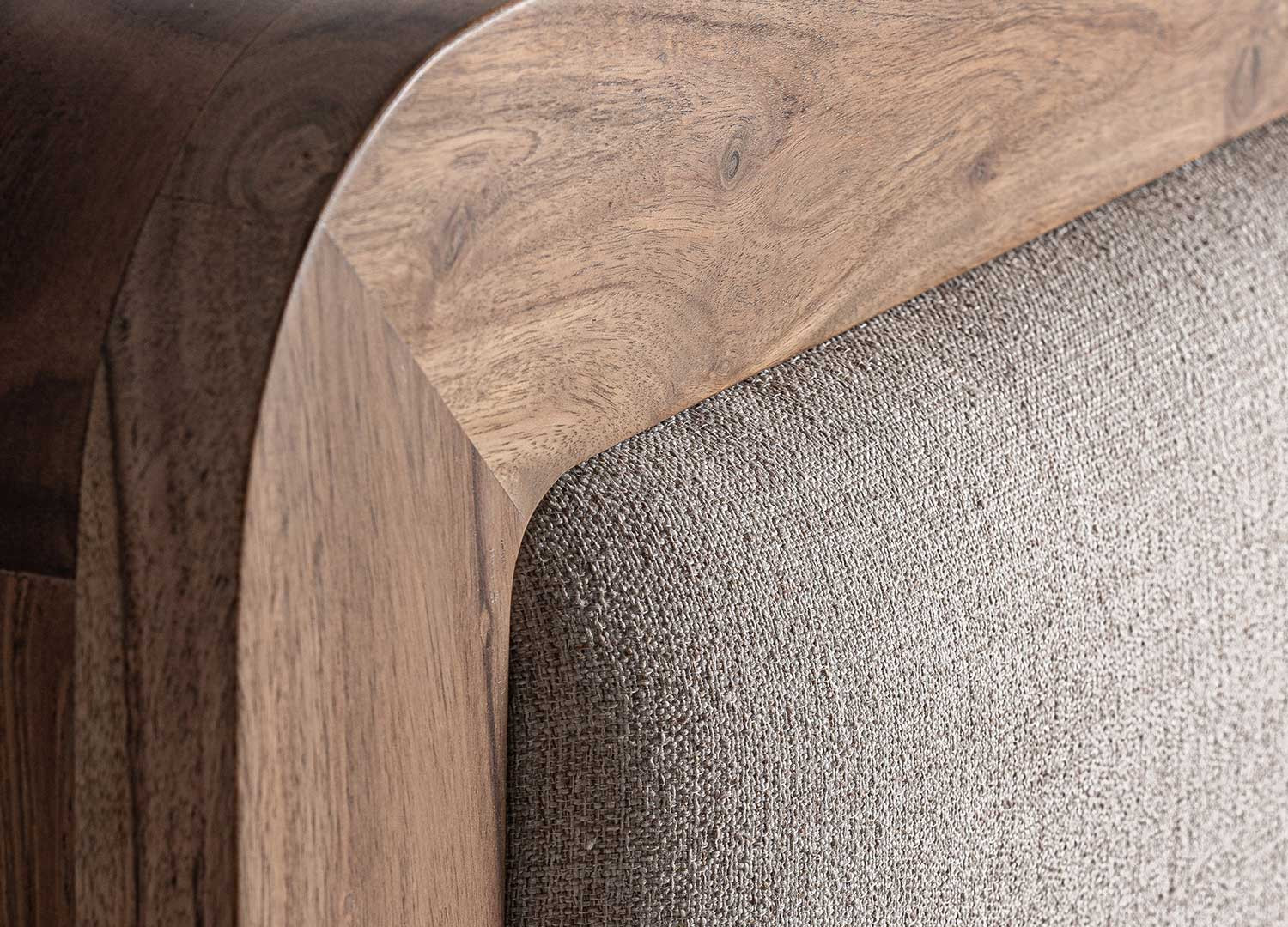 Lit en bois d'acacia 180x200 cm et tissu beige Danya
