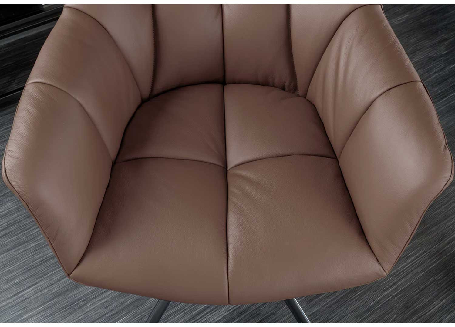 Lot de 2 chaises accoudoirs pivotantes en cuir marron Hudson
