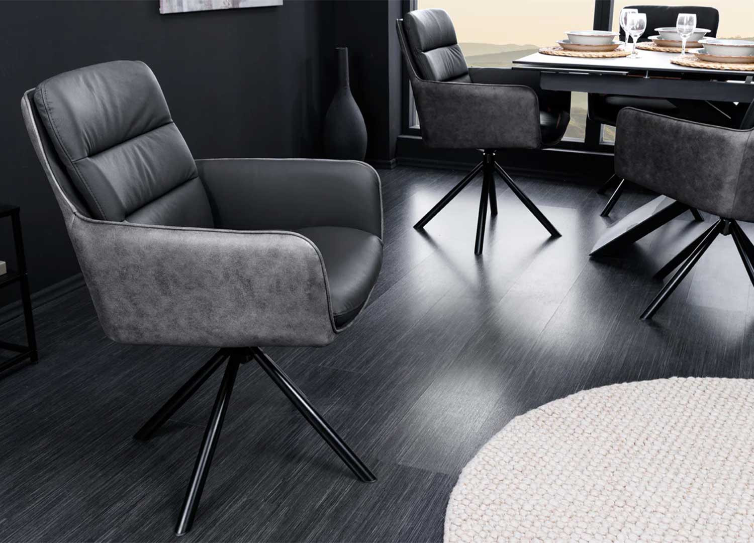Chaise en cuir et microfibre design et pied métal noir