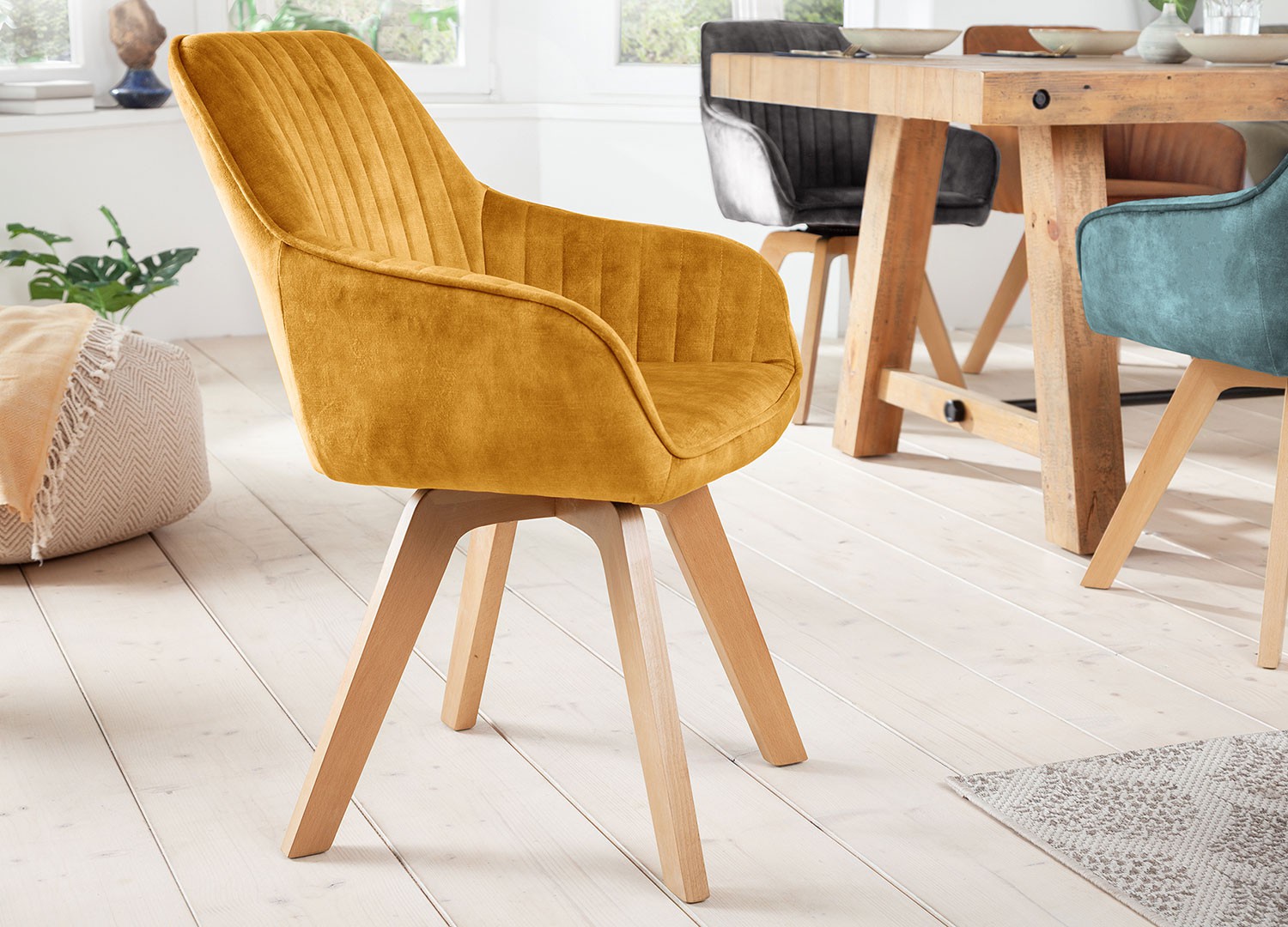 Lot de 2 chaises jaune moutarde pivotantes avec accoudoirs