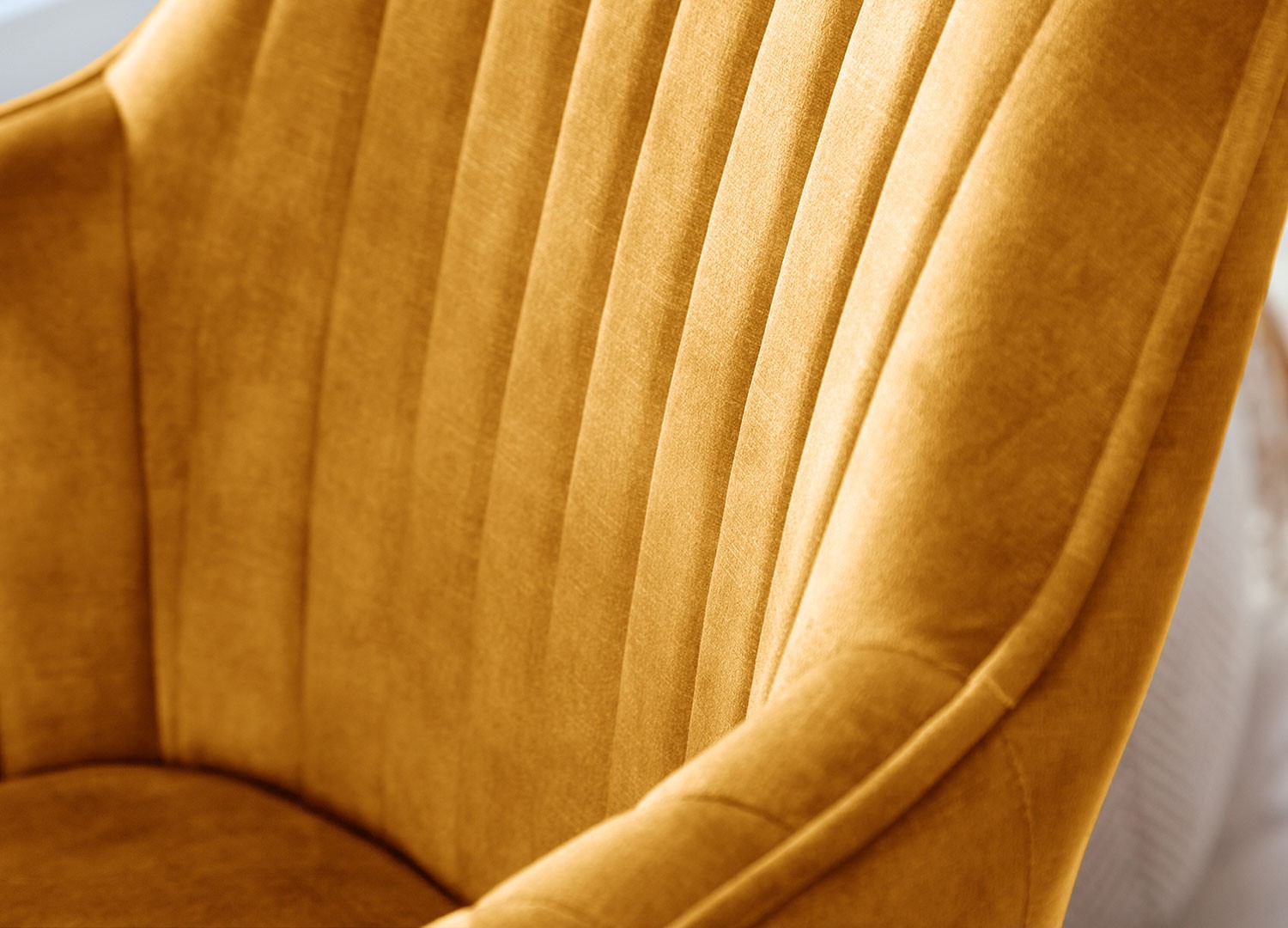 Lot de 2 chaises jaune moutarde pivotantes avec accoudoirs