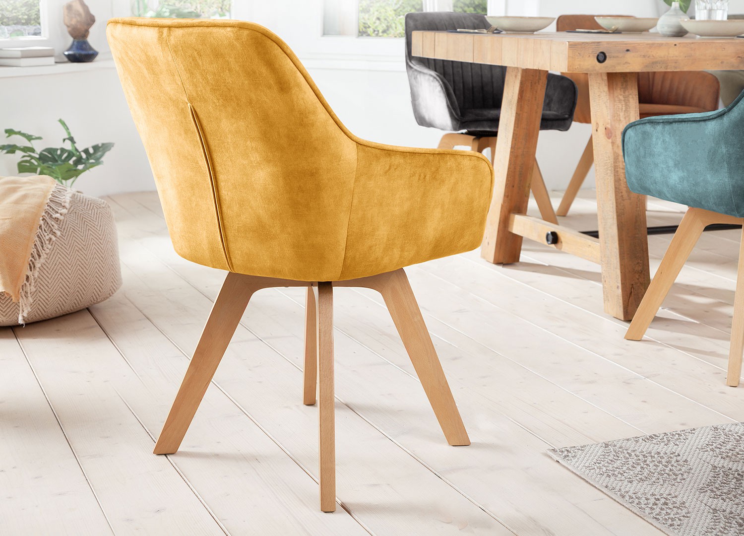 Lot de 2 chaises jaune moutarde pivotantes avec accoudoirs