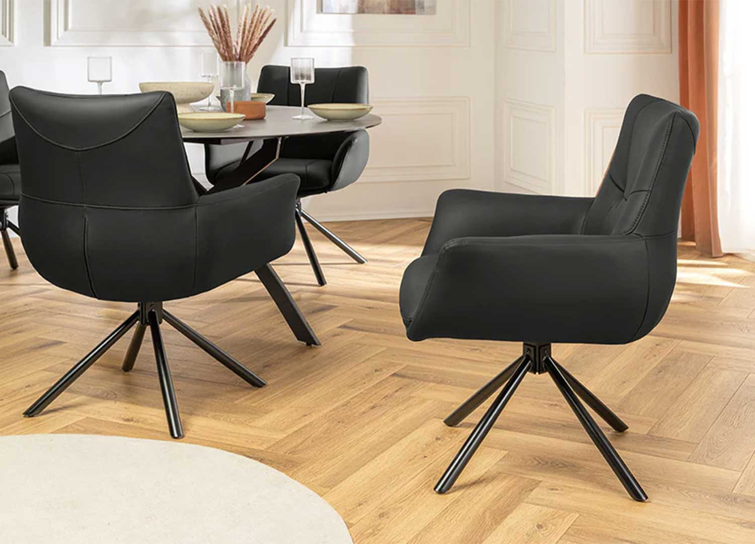 Lot de 2 chaises modernes pivotantes 100% cuir noir Bridget