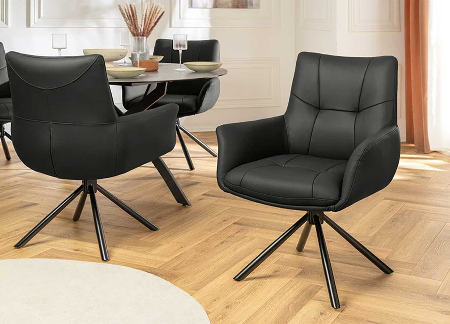 Lot de 2 chaises modernes pivotantes 100% cuir noir Bridget