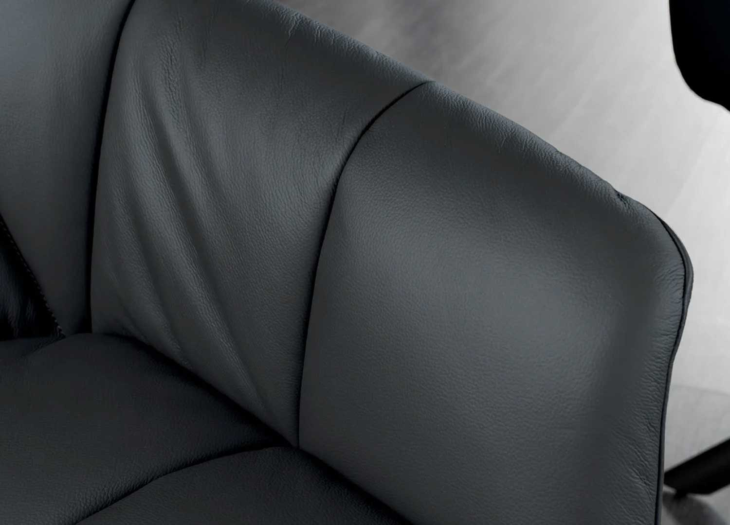 Lot de 2 chaises pivotantes en cuir noir Hudson