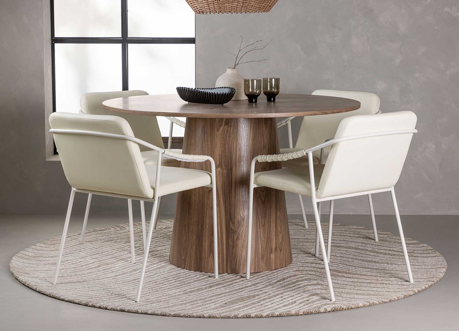 Lot de 2 chaises simili cuir et acier beige